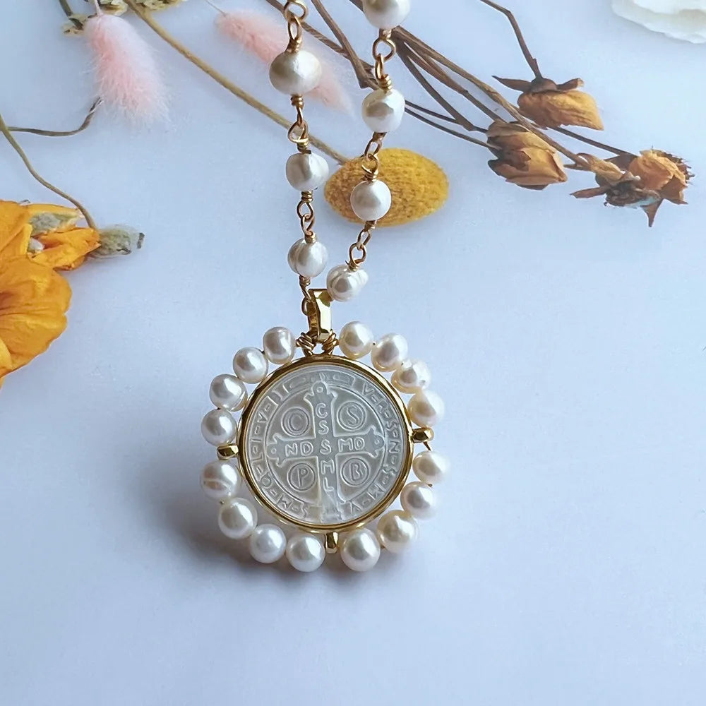 Natural Freshwater Pearl Virgin Mary Charms Necklace Natural Mother Pearl Shell Religious Medals San Benito Necklace for Gift