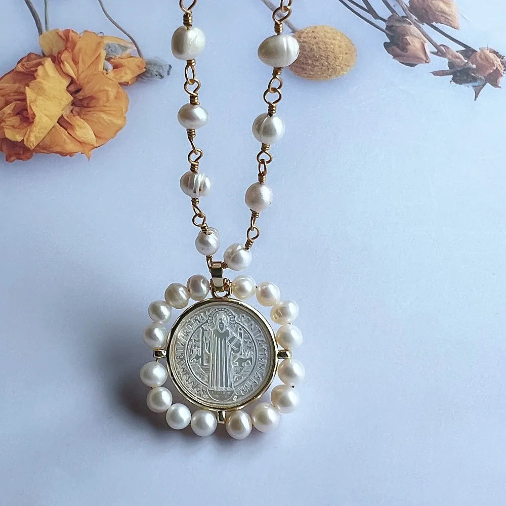 Natural Freshwater Pearl Virgin Mary Charms Necklace Natural Mother Pearl Shell Religious Medals San Benito Necklace for Gift